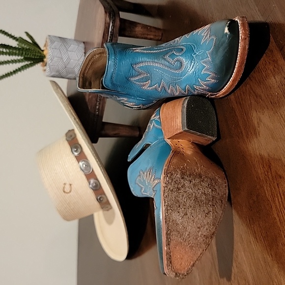 Ariat 6.5 turquoise Dixon bootie - Picture 4 of 5